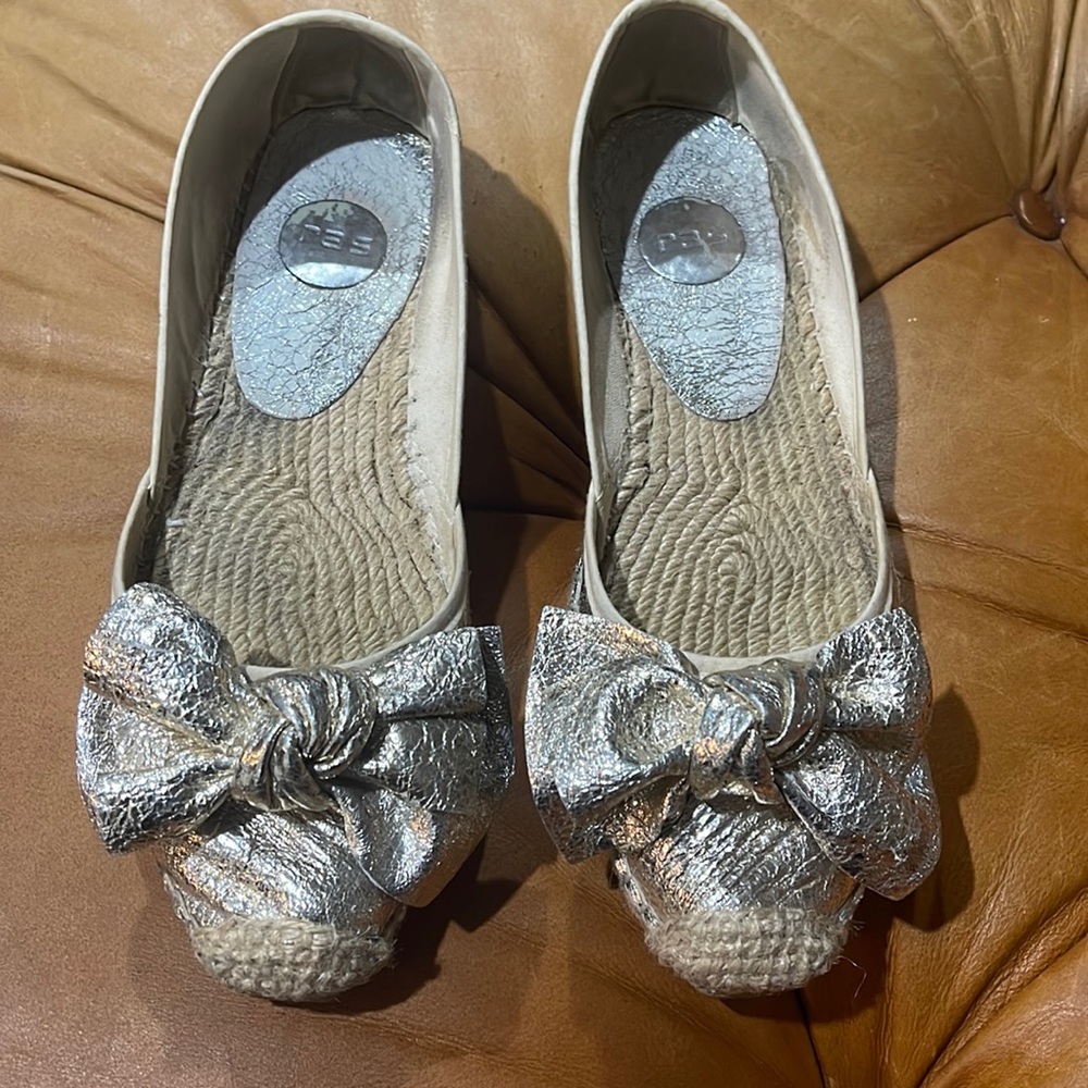Ras Espadrilles Flats Metallic Made in Spain Sz 38 US Sz 7 $200 retail